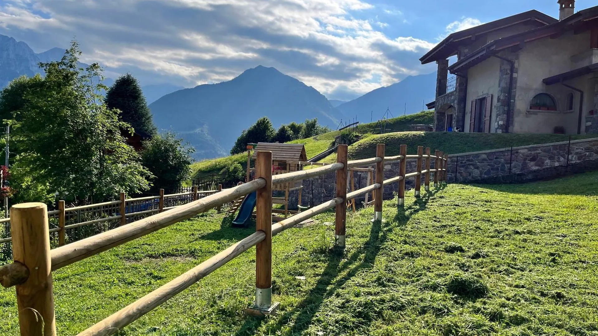 Baitel De Sot E Sura - Appartamenti Gromo 0*,  Italy